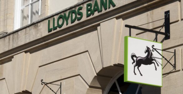 open lloyds bank account uk