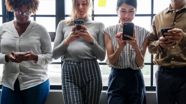 Logo for news article #2 (Verizon seeks $10 billion from bond sale tied to Frontier deal, Bloomberg News reports)