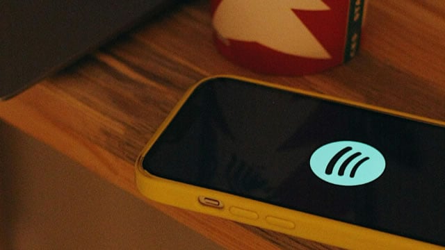 Logo for news article #1 (Spotify lowers monetization threshold for video podcasts)