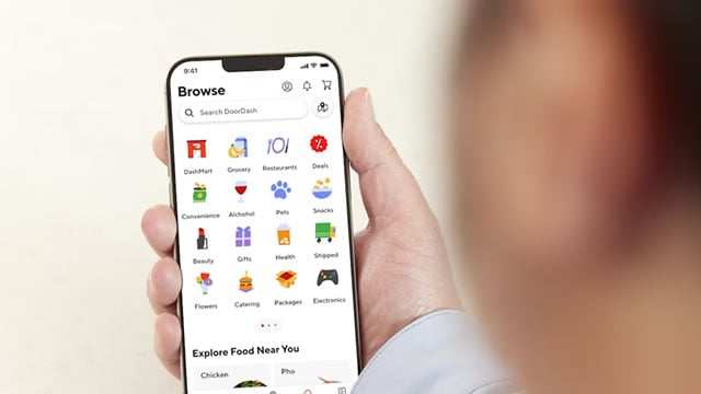 Logo for news article #1 (4 Fascinating Things About DoorDash That Investors Should Know)