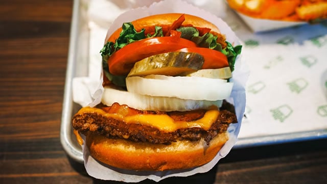 Logo for news article #0 (Shake Shack: Traffic Needs To Improve Before I Buy)