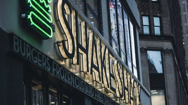 Logo for news article #1 (Shake Shack (SHAK) Q2 Profit Jumps 63%)
