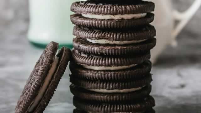 Logo for news article #0 (Oreos Inside Reese's. Reese's Inside Oreos.)