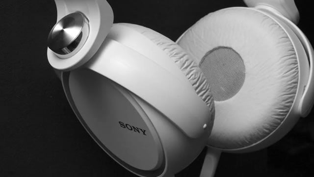 Logo for news article #0 (Sony (SONY) Stock Slides as Market Rises: Facts to Know Before You Trade)